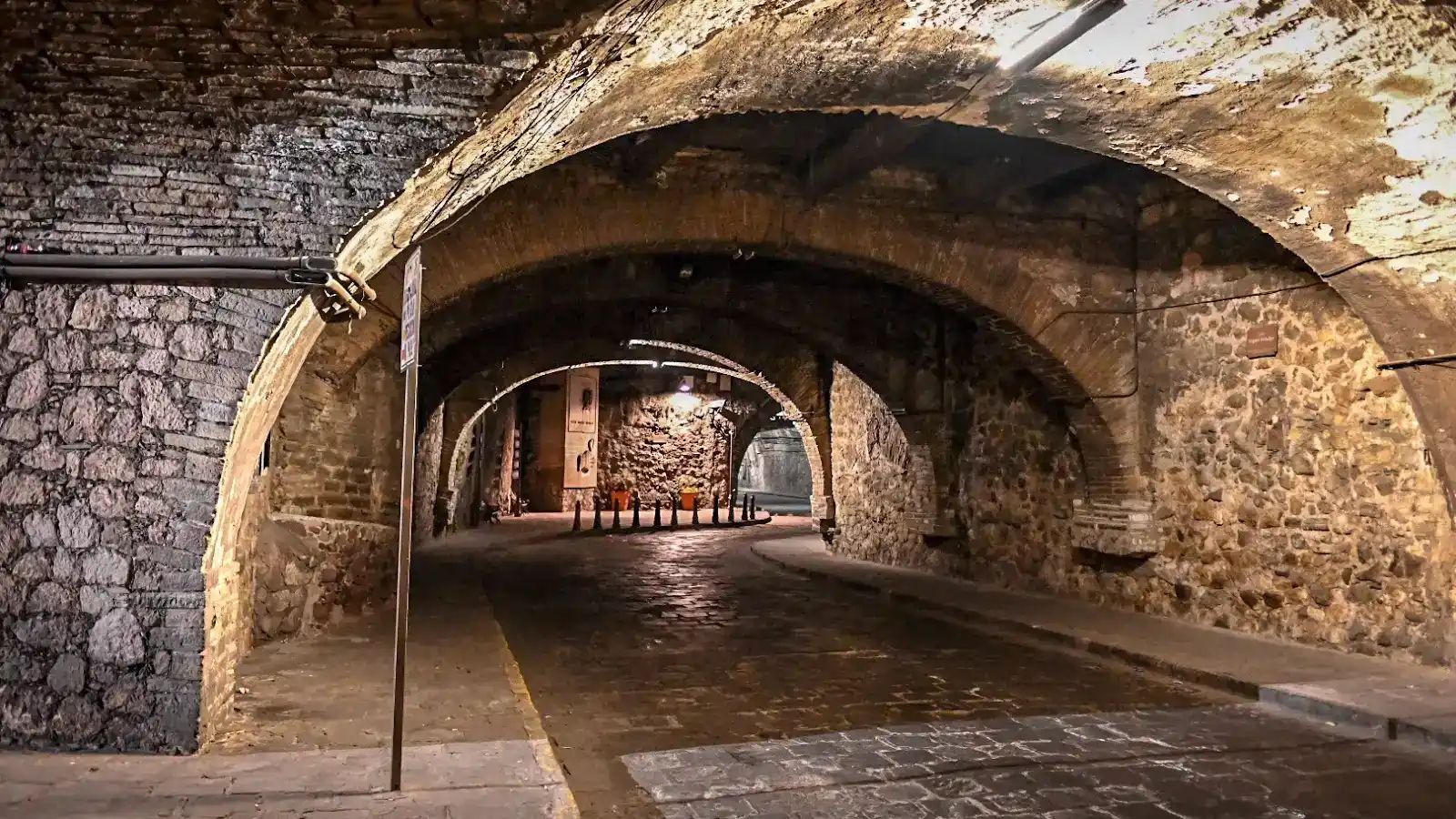 Getting Around Guanajuato Capital: Buses, Tunnels and Walking